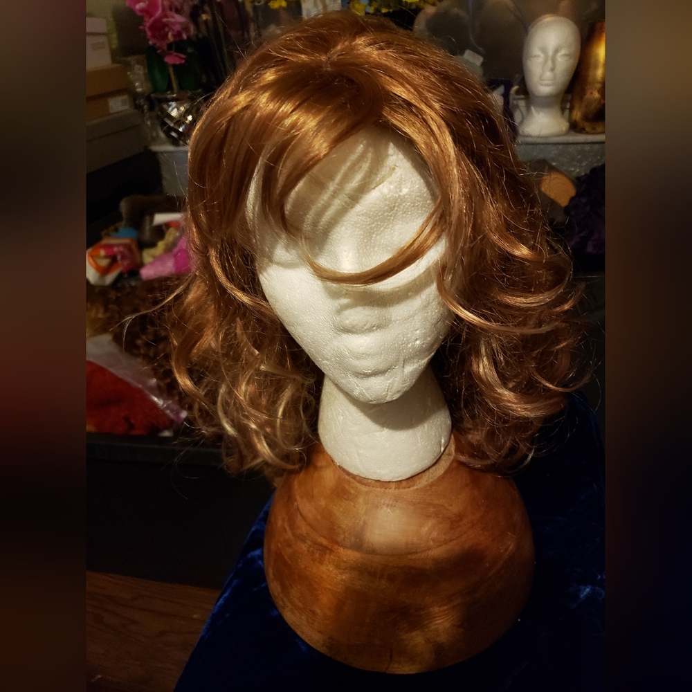Shake-n-go wig